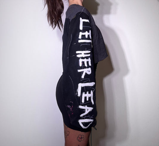 LET HER LEAD Cropped Sweatshirt Black